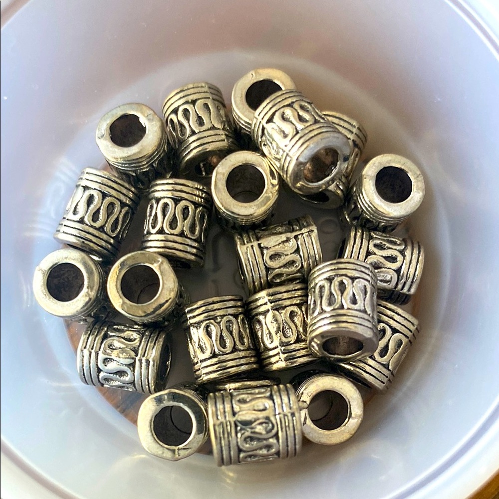 Silver Metal Barrel Beads  22 PIECES